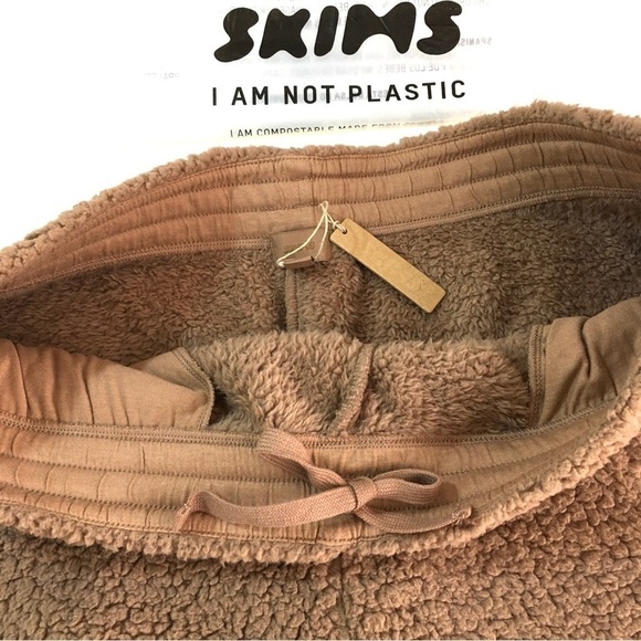 NWT SKIMS Cozy Knit High Waisted Sherpa Jogger Tigers Eye XL - Picture 8 of 16